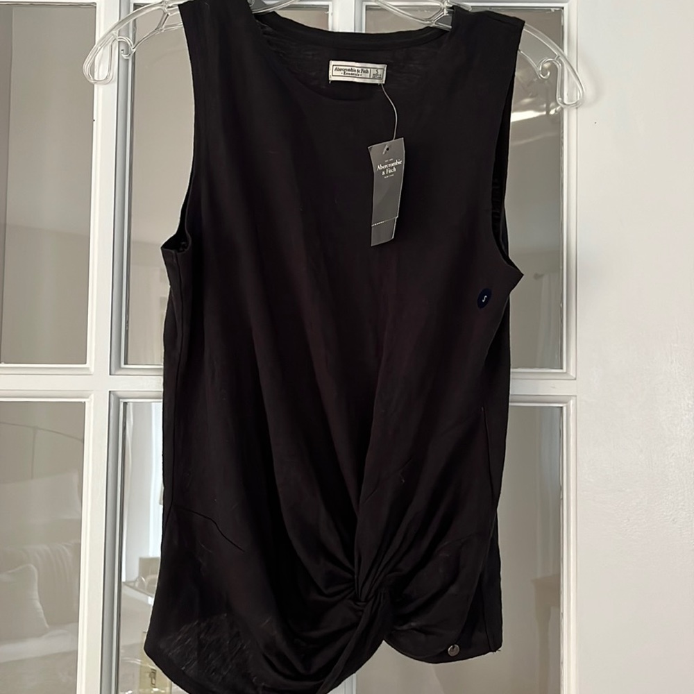 Abercrombie black knot top